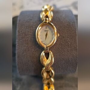 Vintage 1995 Seiko Gold-Tone Oval Watch